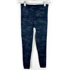SPANX Look at me now seamless camo cropped leggings size: XS